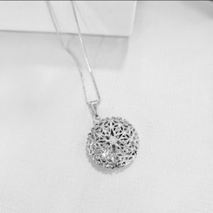 Colar Relicário Redondo vazado c foto